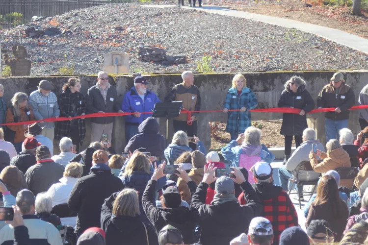 Barnes-Hecker Memorial Park holds dedication
